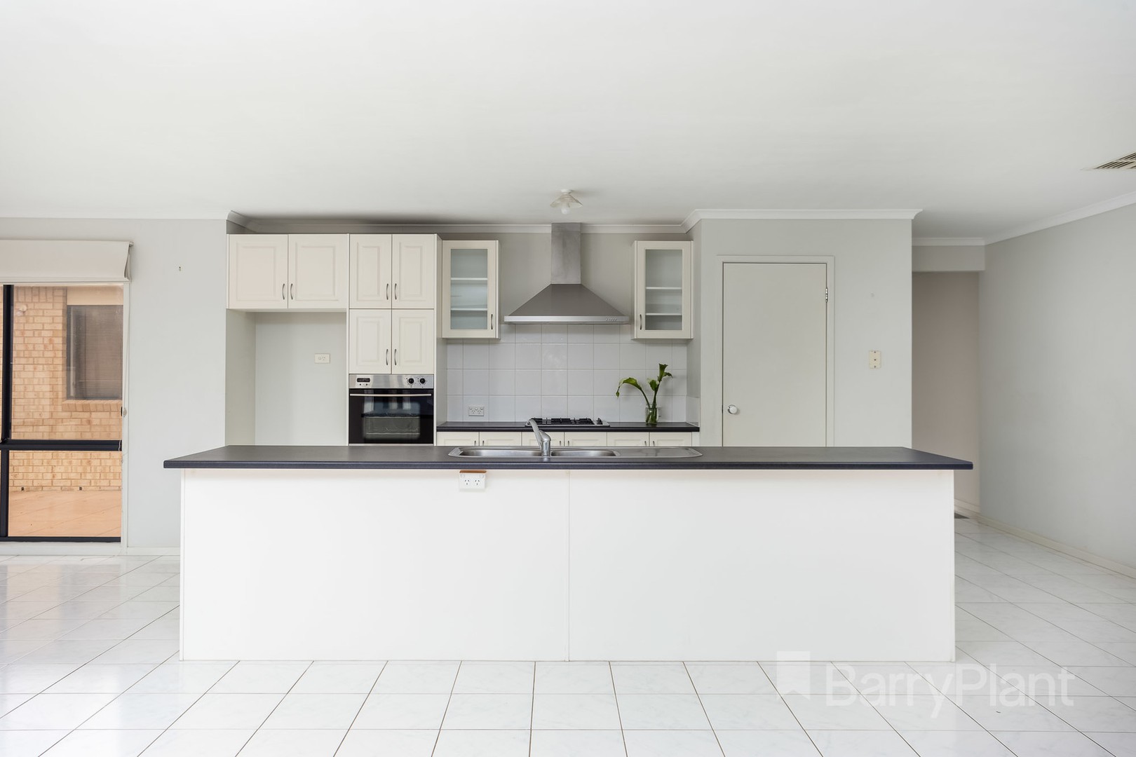 13 Catania Avenue, Point Cook, VIC 3030, Point Cook - Thumbnail 2