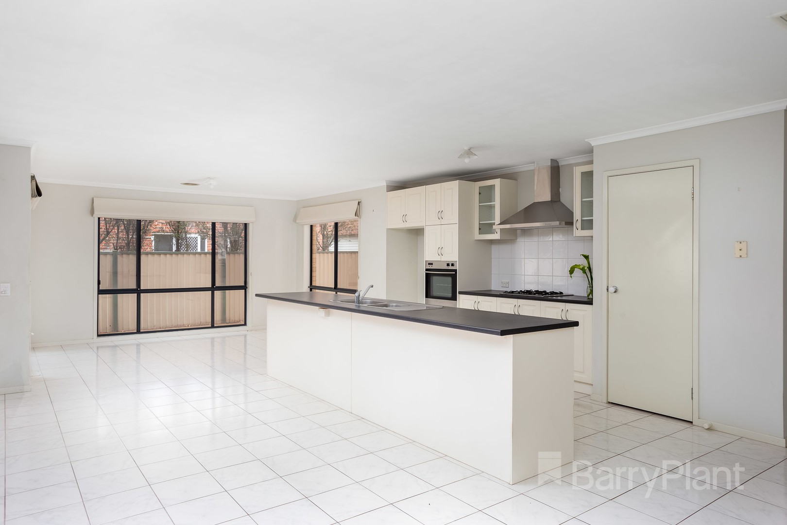 13 Catania Avenue, Point Cook, VIC 3030, Point Cook - Thumbnail 3