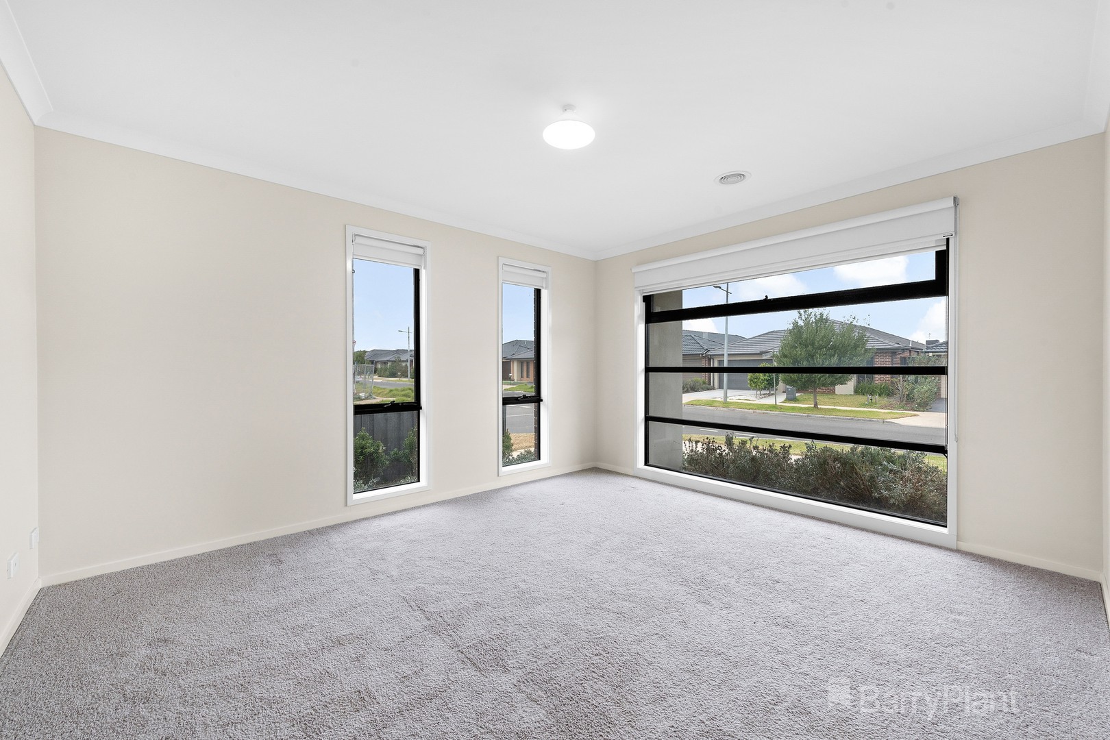 13 Chancellor Avenue, Werribee, VIC 3030, Werribee - Thumbnail 2