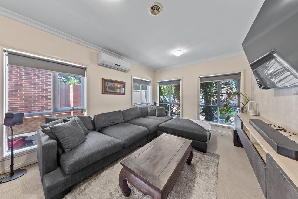 13 Charles Street, St Albans, VIC 3021 - Thumbnail 2 - 25/03/2026