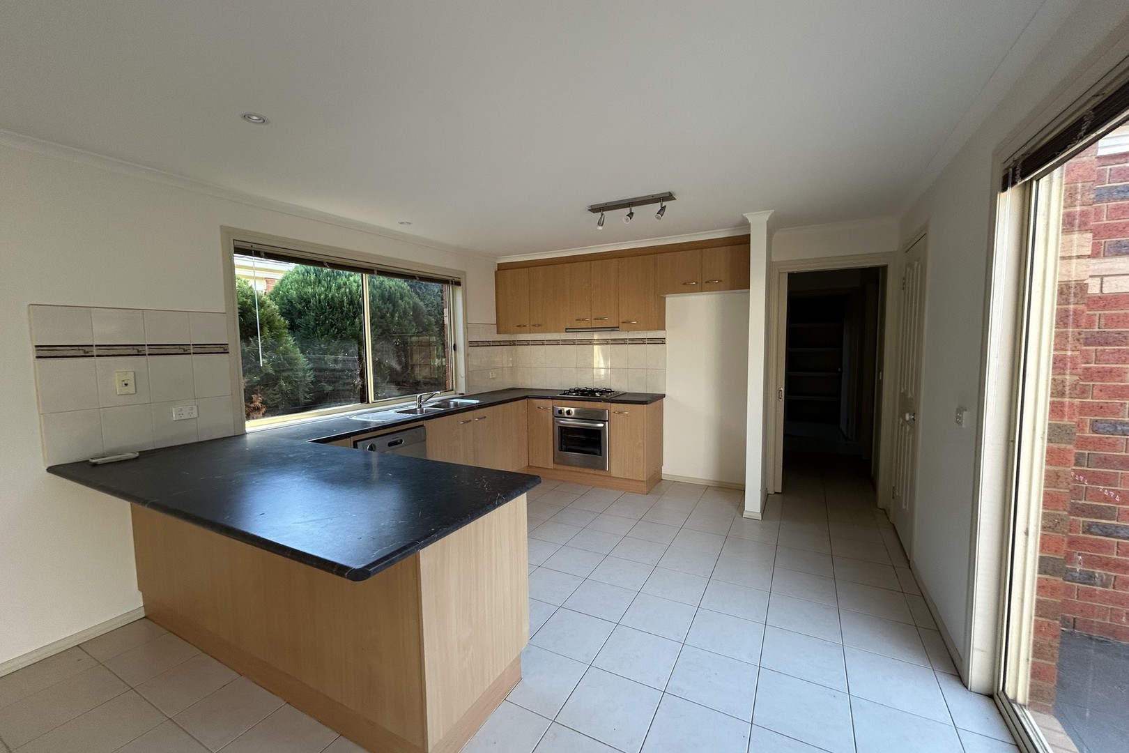 13 Christina Court, Werribee, VIC 3030, Werribee - Thumbnail 4