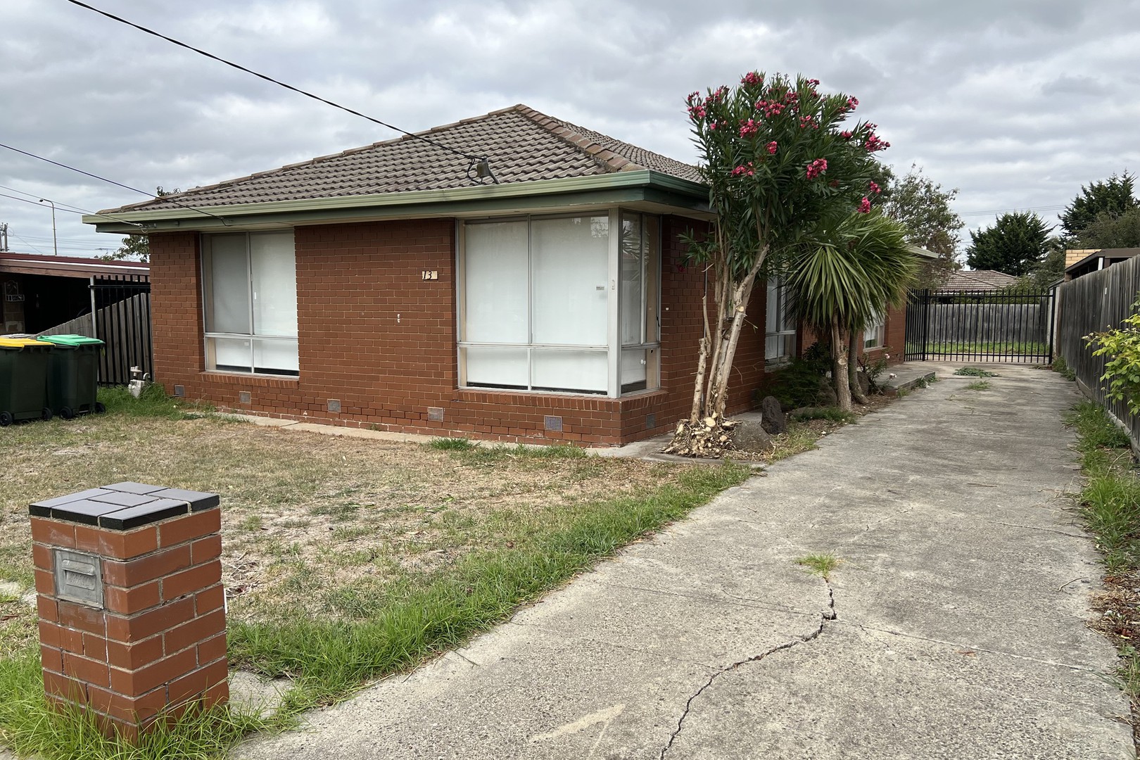 13 Clover Avenue, St Albans, VIC 3021, St Albans - Thumbnail 2