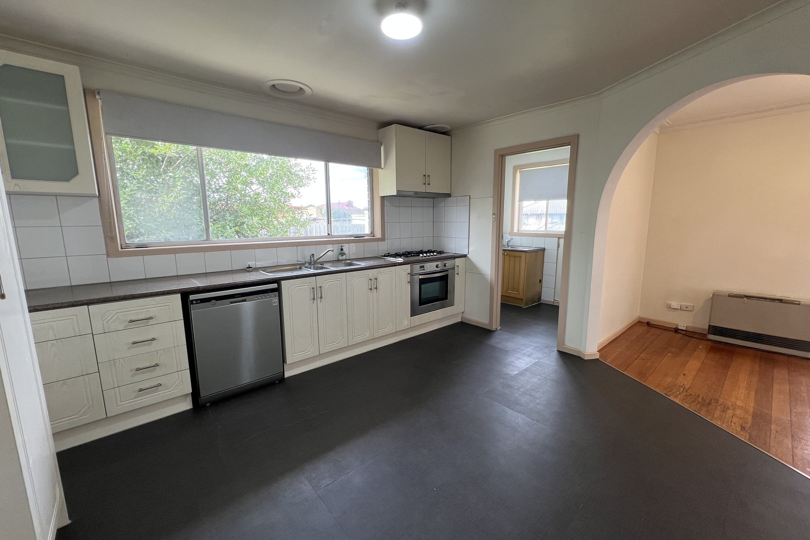 13 Clover Avenue, St Albans, VIC 3021, St Albans - Thumbnail 3