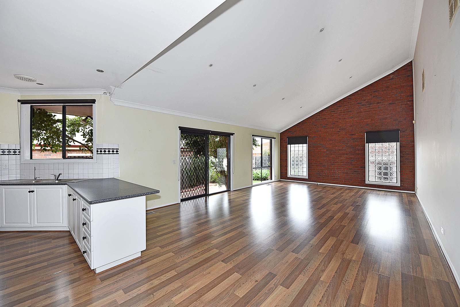 13 Collins Close, Keilor East, VIC 3033, Keilor East - Thumbnail 3