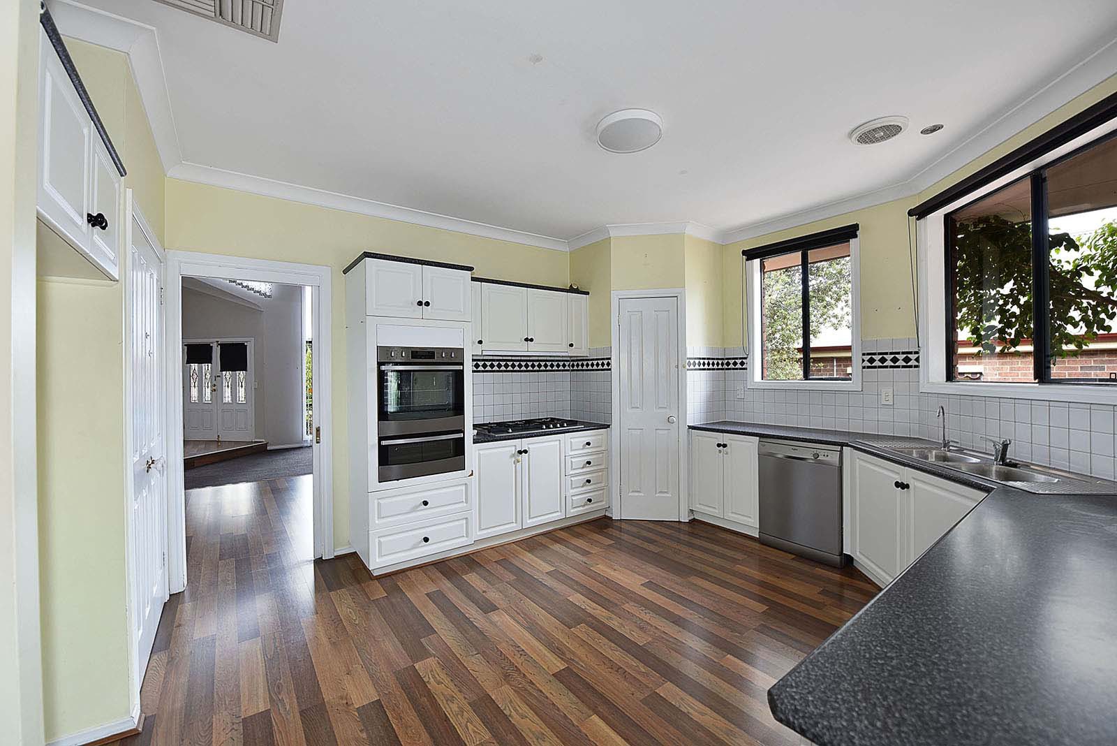 13 Collins Close, Keilor East, VIC 3033, Keilor East - Thumbnail 4