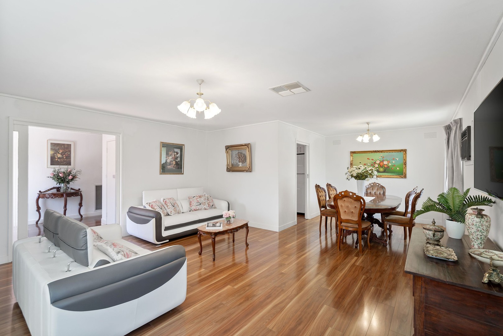 13 Cornwall Street, Avondale Heights, VIC 3034, Avondale Heights - Thumbnail 2