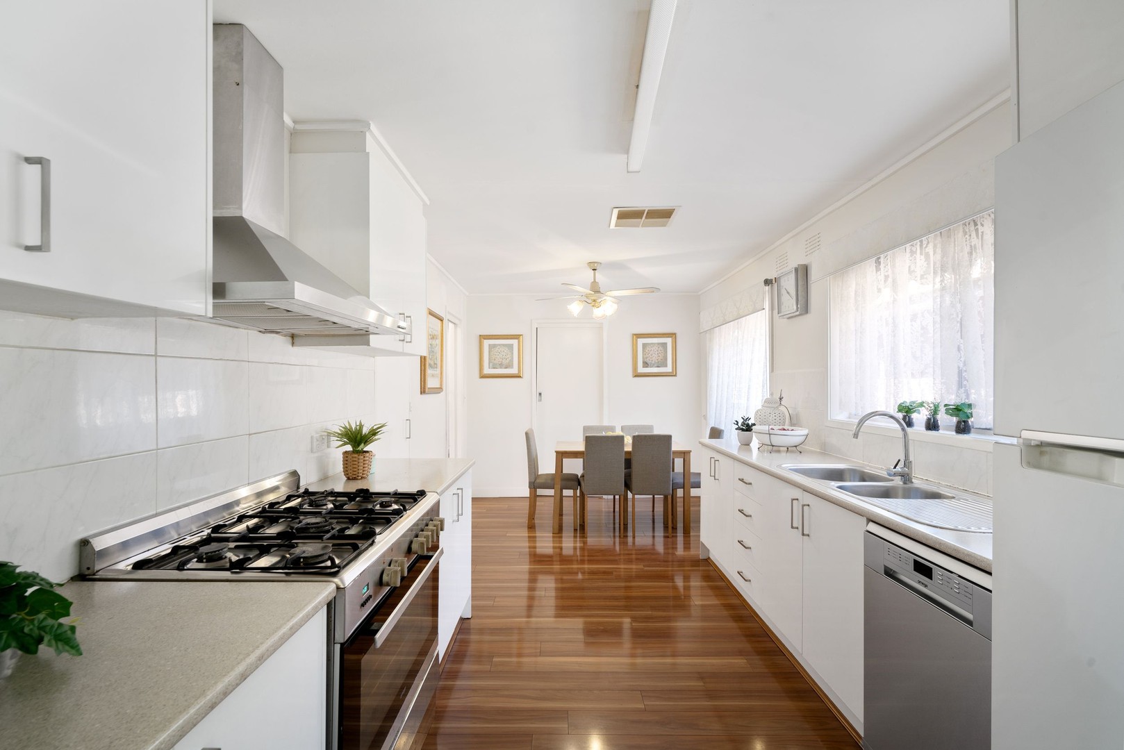 13 Cornwall Street, Avondale Heights, VIC 3034, Avondale Heights - Thumbnail 3