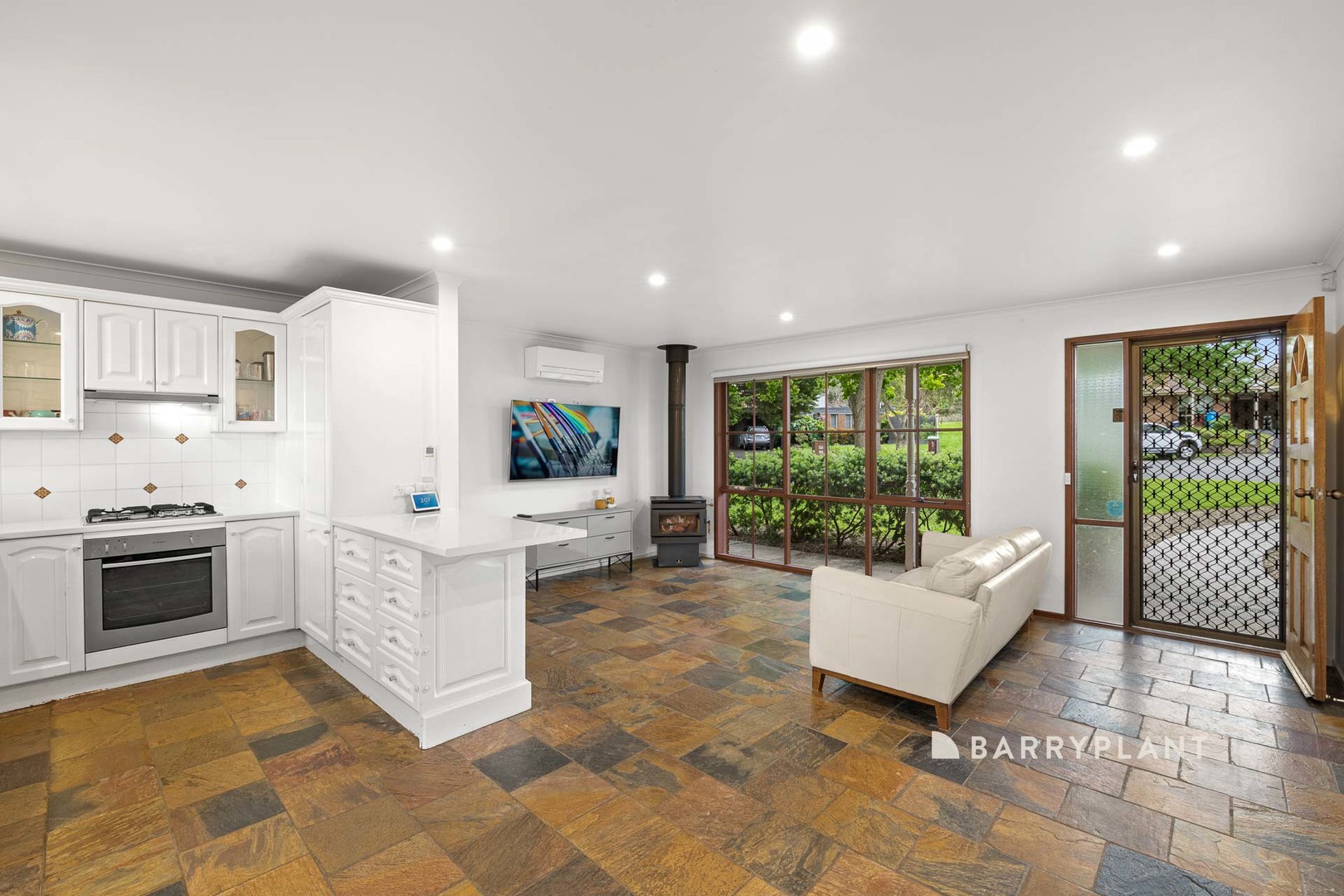 13 Coronata Court, Narre Warren, VIC 3805, Narre Warren - Thumbnail 2