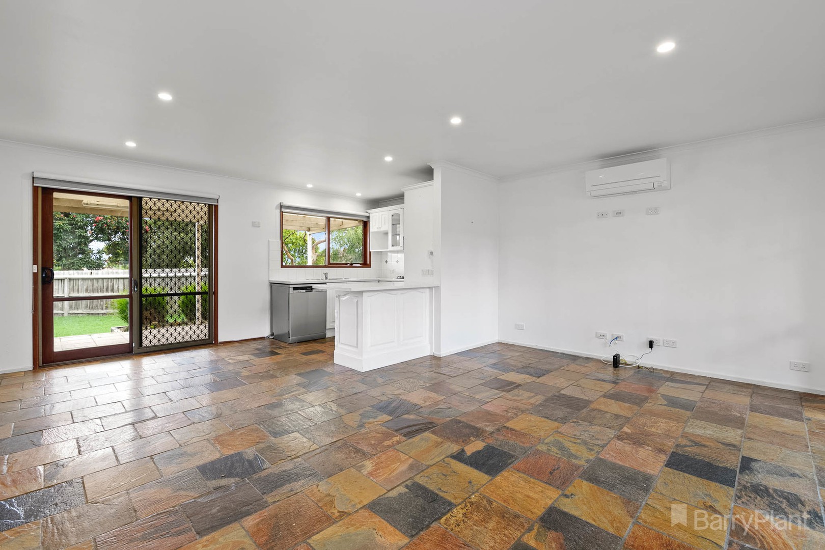 13 Coronata Court, Narre Warren, VIC 3805, Narre Warren - Thumbnail 4