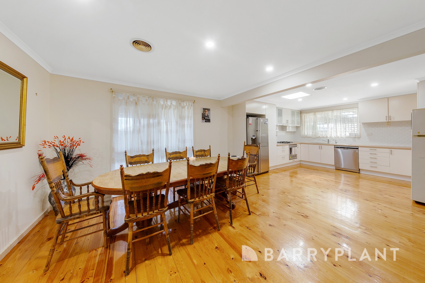 13 Corunna Avenue, St Albans, VIC 3021, St Albans - Thumbnail 3