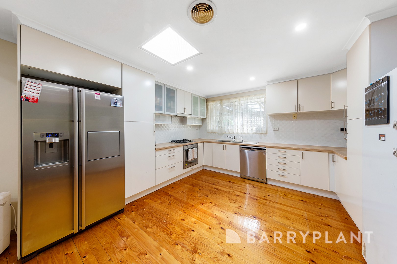 13 Corunna Avenue, St Albans, VIC 3021, St Albans - Thumbnail 4