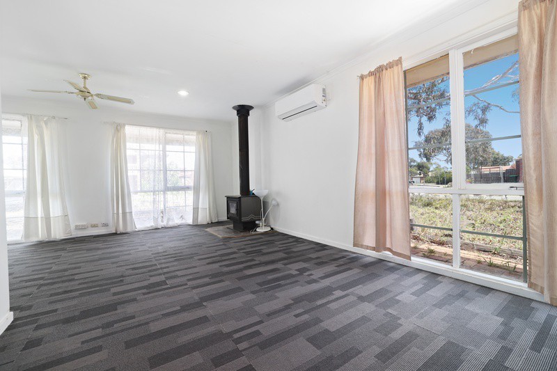 13 Cowie Place, Hoppers Crossing, VIC 3029 - Thumbnail 2 - 16/10/2025