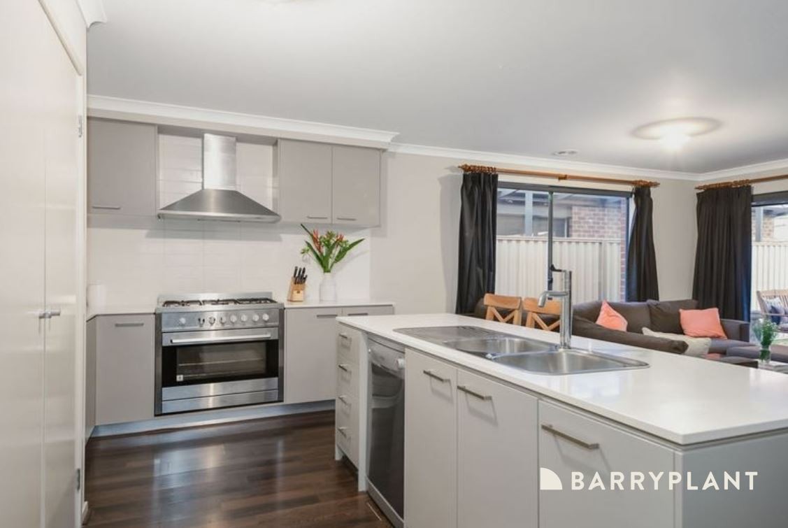 13 Creekview Avenue, Pakenham, VIC 3810 - Thumbnail 1 - 08/04/2026