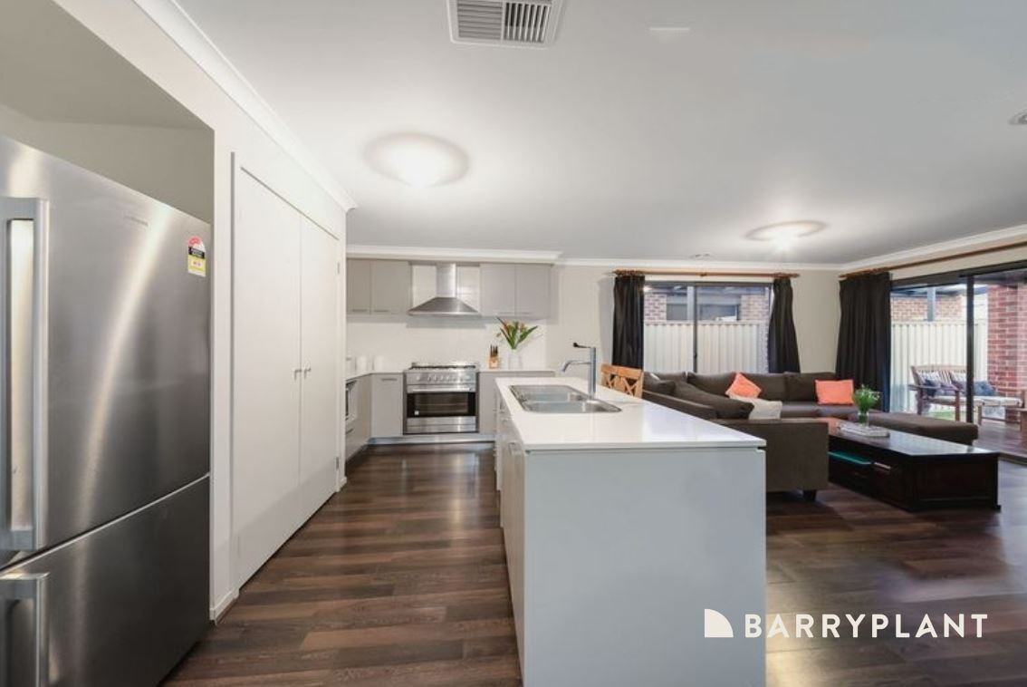 13 Creekview Avenue, Pakenham, VIC 3810 - Thumbnail 2 - 08/04/2026