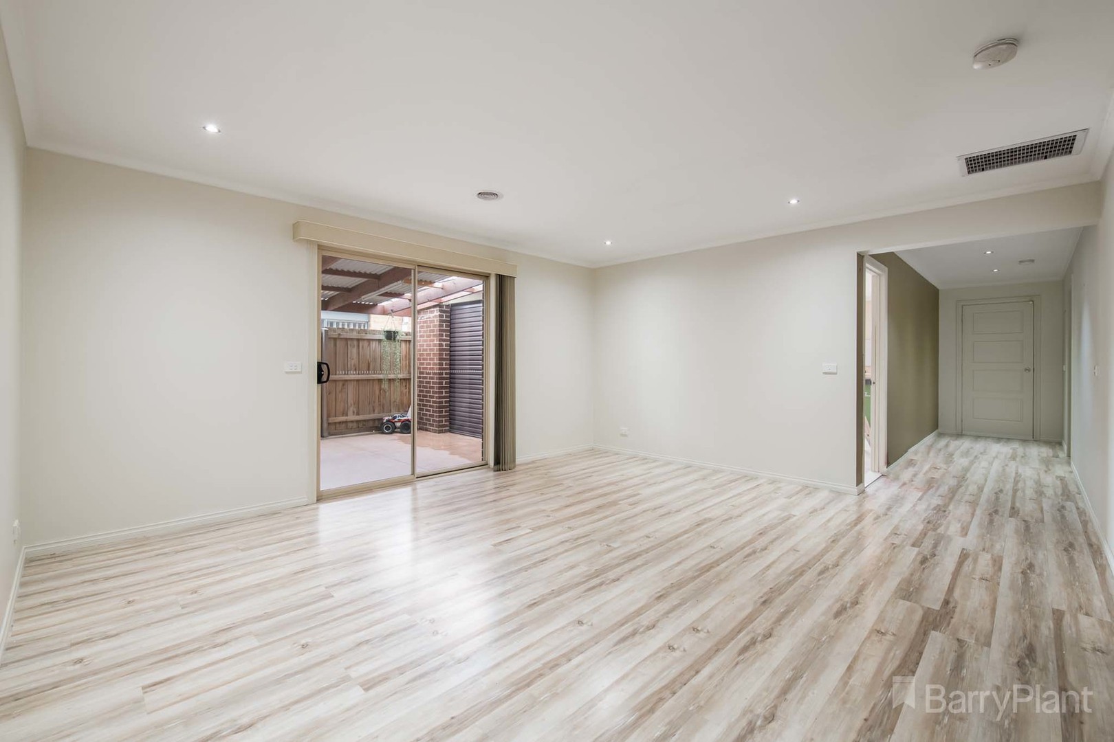 13 Currawong Crescent, Pakenham, VIC 3810, Pakenham - Thumbnail 5
