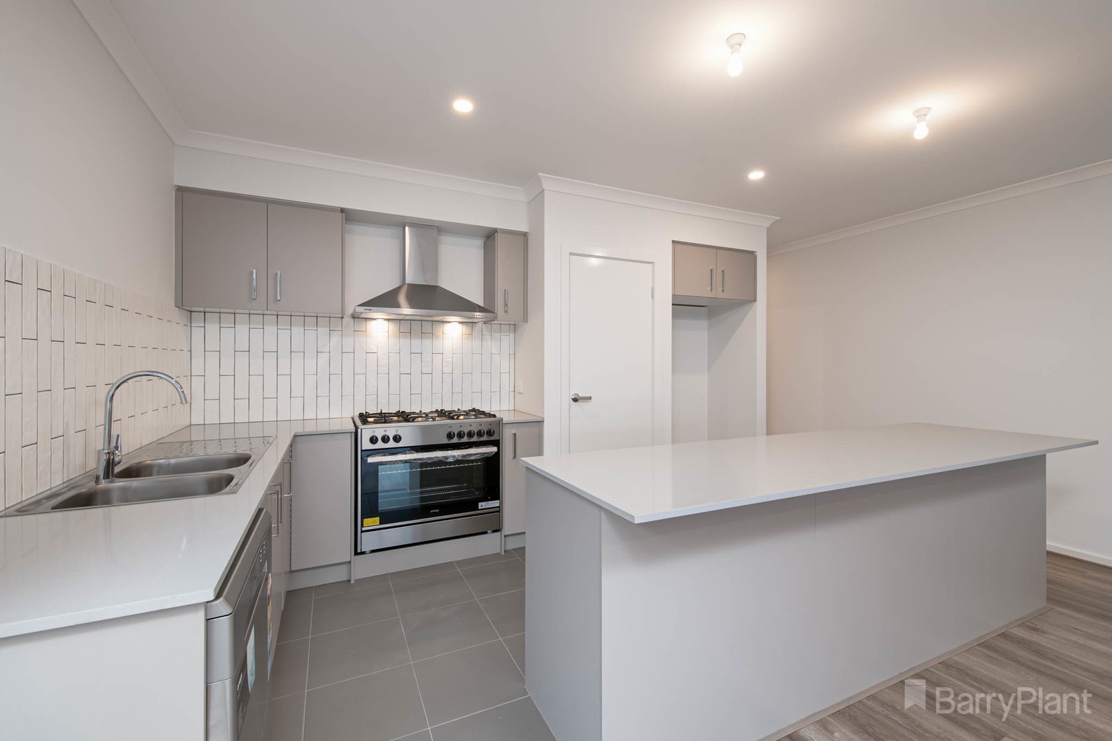 13 Dahl Drive, Officer, VIC 3809, Officer - Thumbnail 3