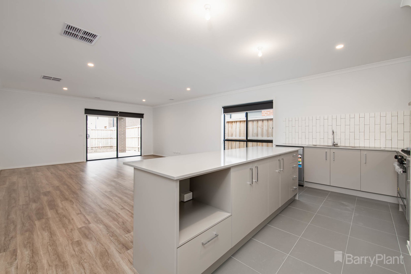 13 Dahl Drive, Officer, VIC 3809, Officer - Thumbnail 4