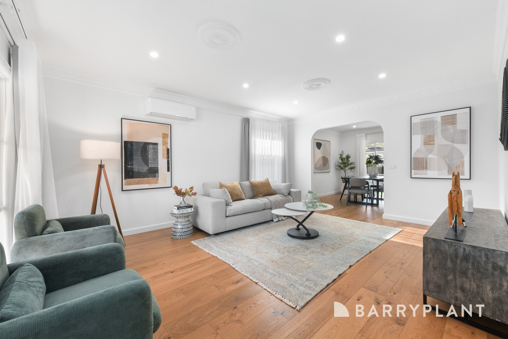 13 Damian Place, Wantirna South, VIC 3152 - Thumbnail 2 - 12/11/2025