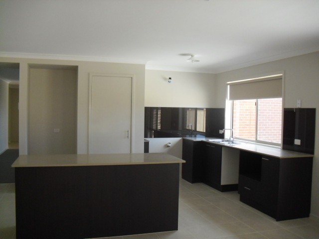 13 Darter Way, Williams Landing, VIC 3027, Williams Landing - Thumbnail 2