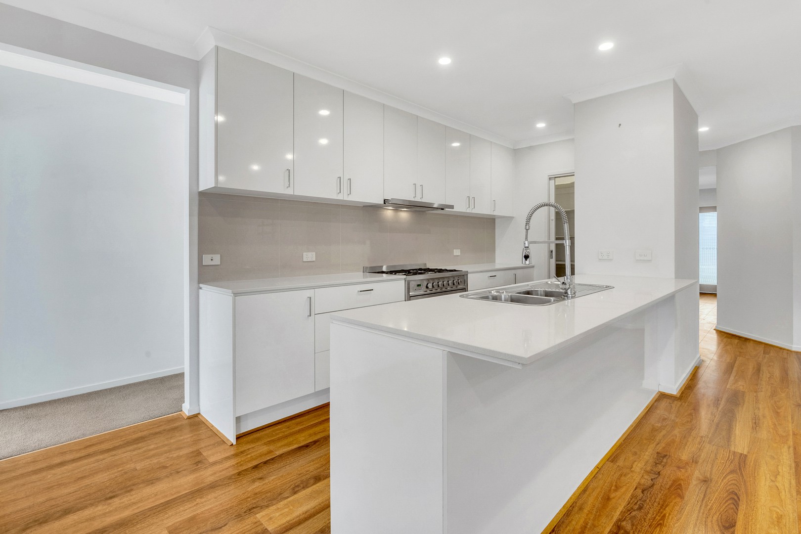 13 Dashing Road, Craigieburn, VIC 3064, Craigieburn - Thumbnail 2
