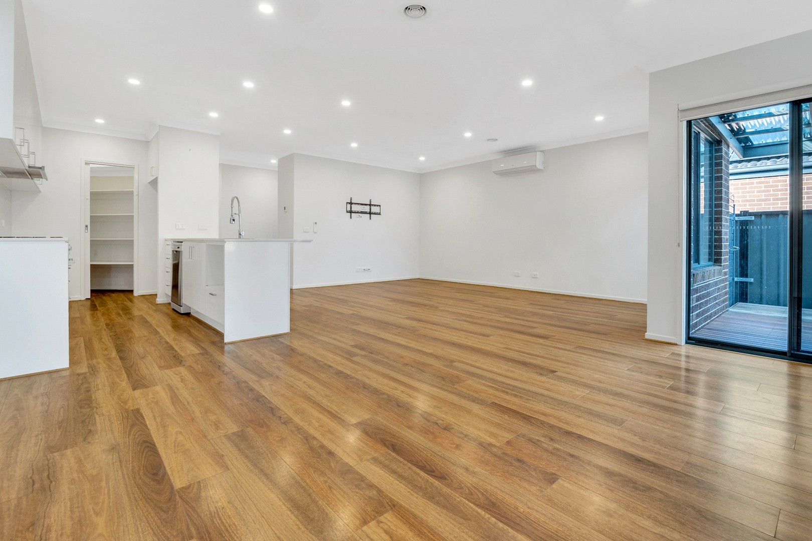 13 Dashing Road, Craigieburn, VIC 3064, Craigieburn - Thumbnail 6