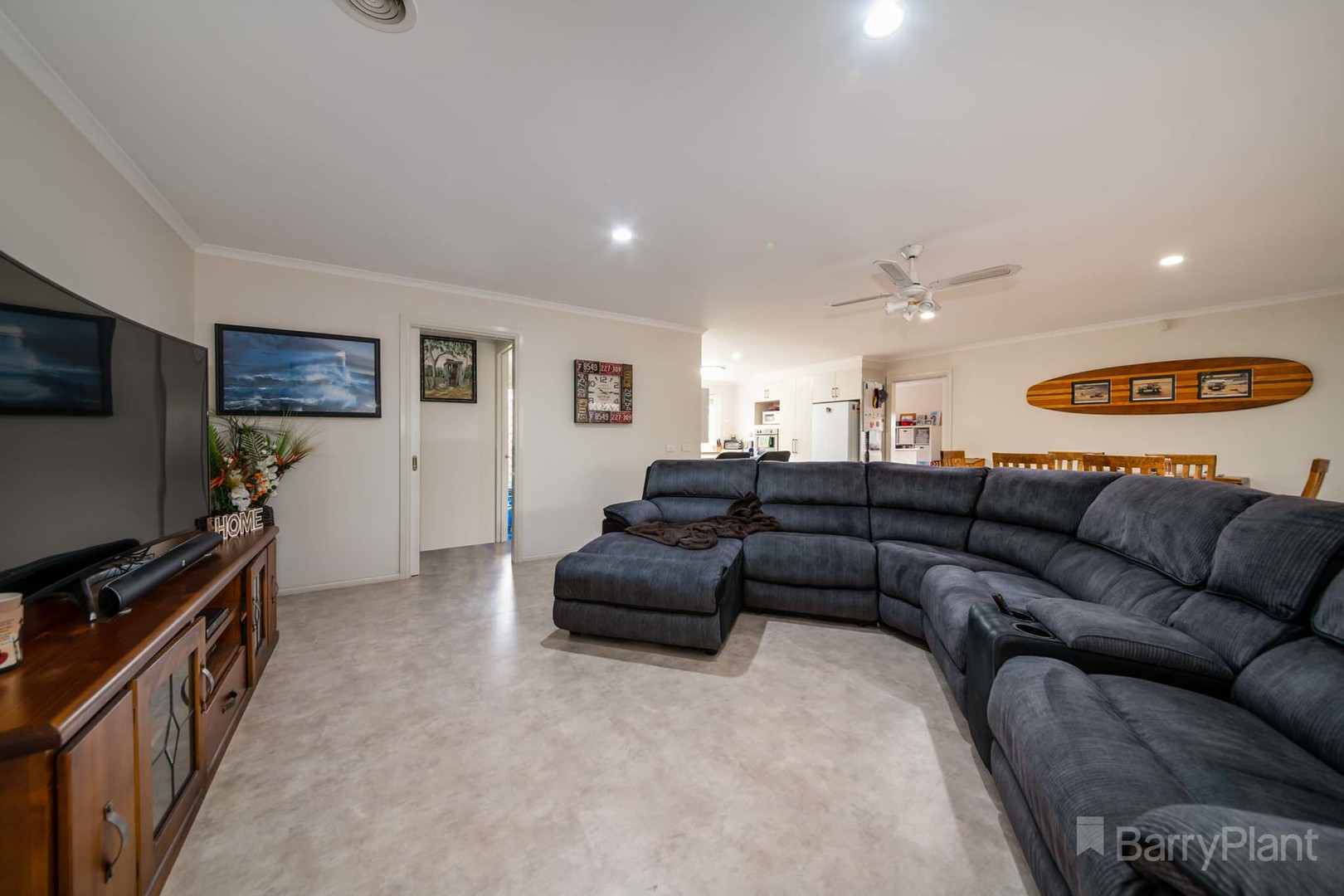 13 Deanswood Way, Narre Warren, VIC 3805 - Thumbnail 2 - 26/10/2021