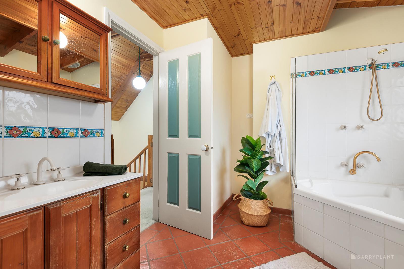 13 Delmuir Close, Eltham, VIC 3095, Eltham - Thumbnail 7