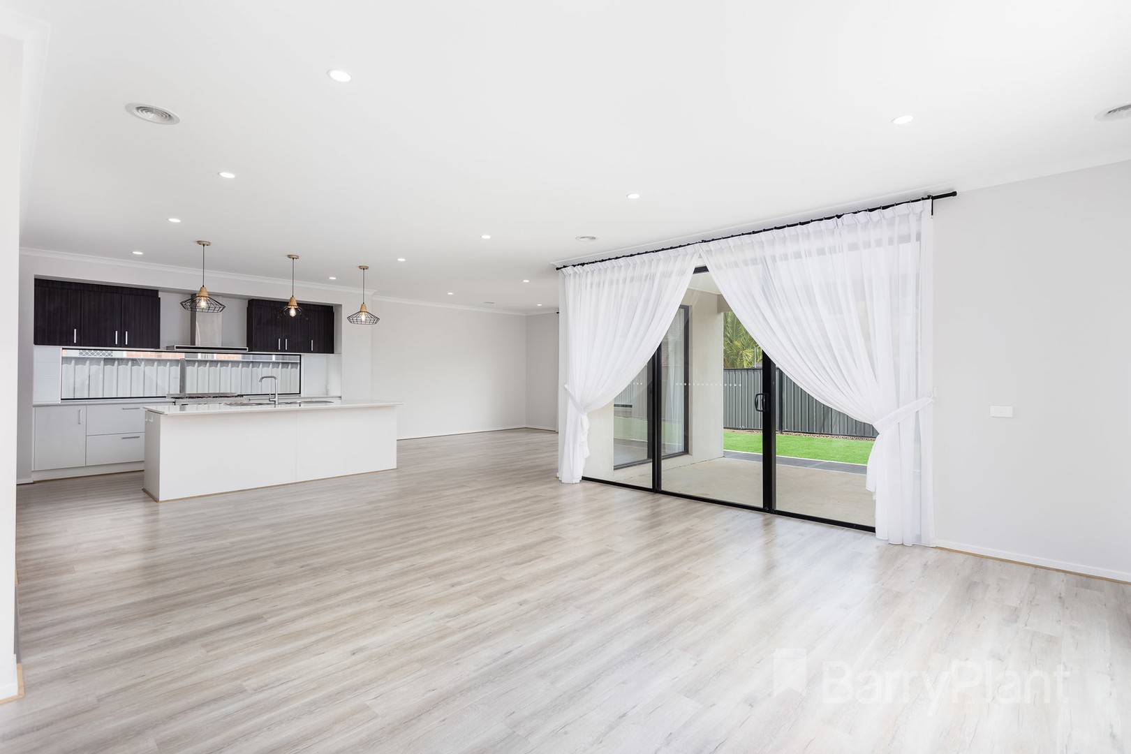 13 Derham Drive, Point Cook, VIC 3030, Point Cook - Thumbnail 5