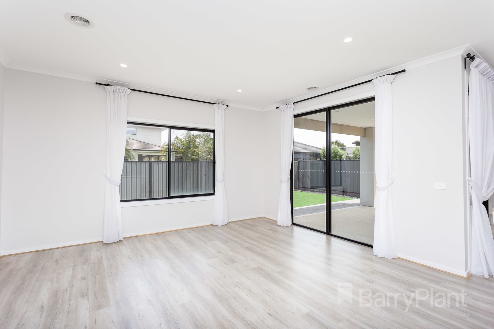 13 Derham Drive, Point Cook, VIC 3030, Point Cook - Thumbnail 6