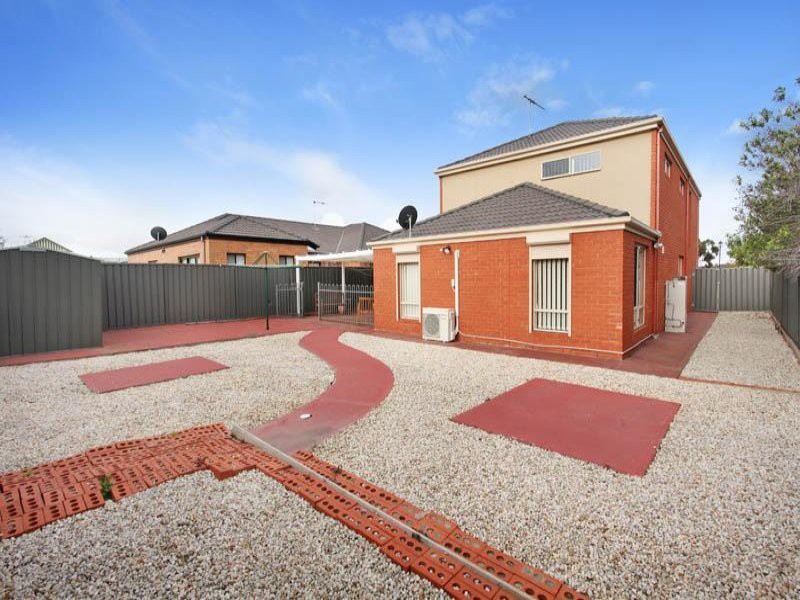 13 Dickerson Way, Caroline Springs, VIC 3023 - Thumbnail 1 - 14/12/2021