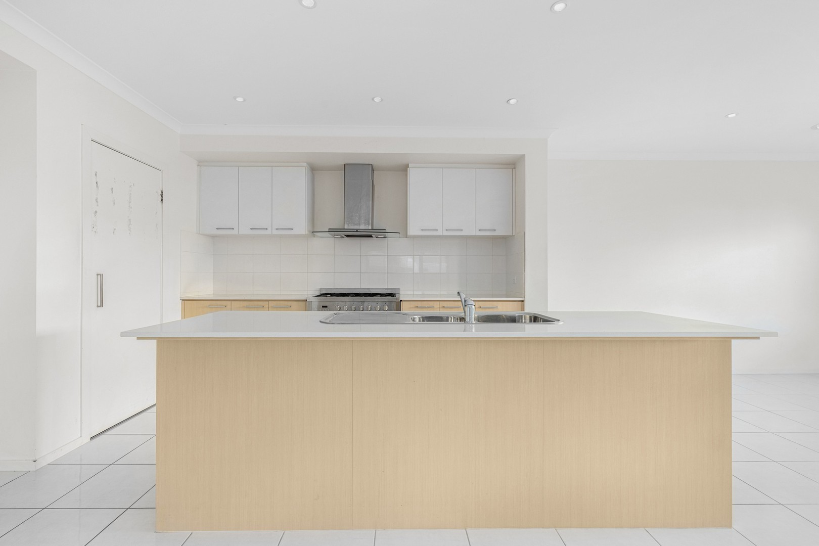 13 Dingo Street, Point Cook, VIC 3030, Point Cook - Thumbnail 3