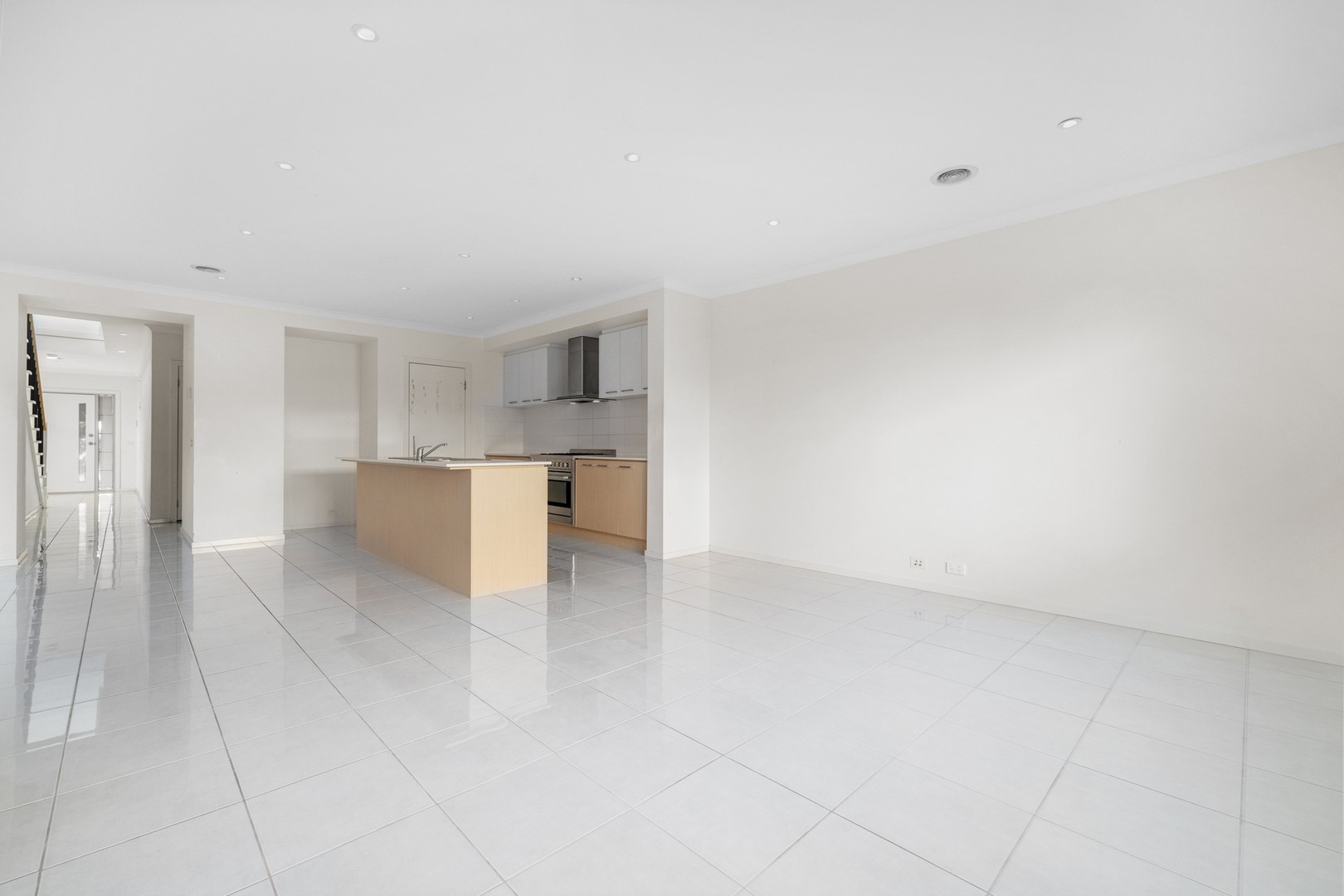 13 Dingo Street, Point Cook, VIC 3030, Point Cook - Thumbnail 6