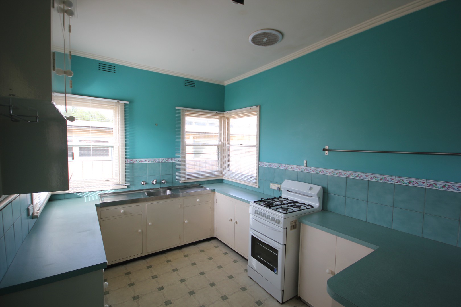 13 Dorothy Avenue, Belmont, VIC 3216, Belmont - Thumbnail 2