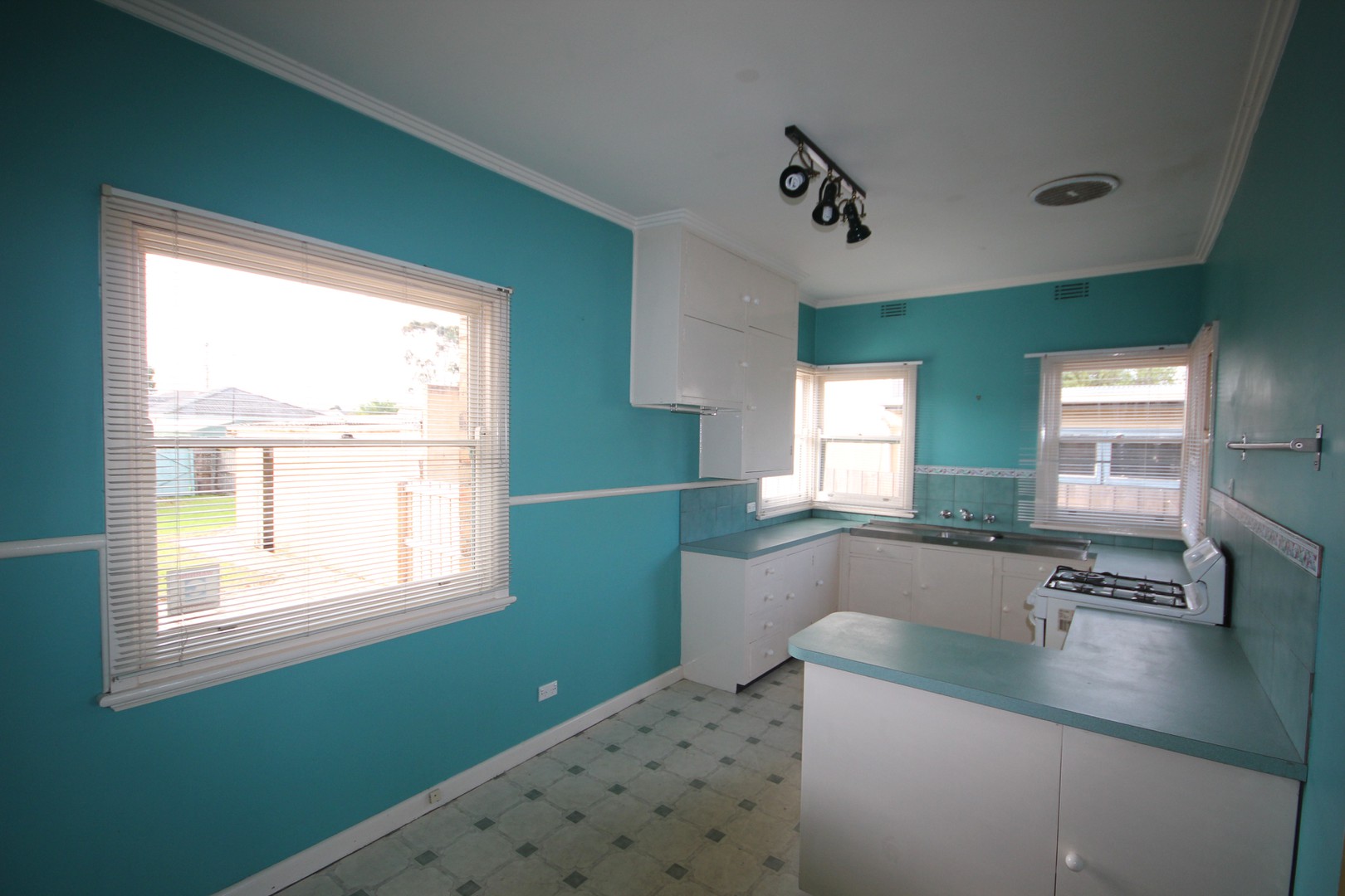 13 Dorothy Avenue, Belmont, VIC 3216, Belmont - Thumbnail 5