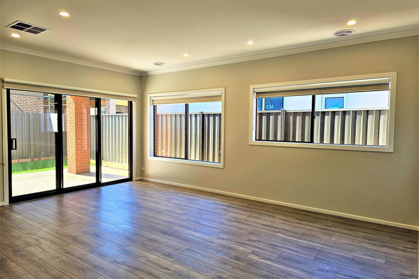 13 Drumchapel Crescent, Strathtulloh, VIC 3338 - Thumbnail 1 - 03/04/2024