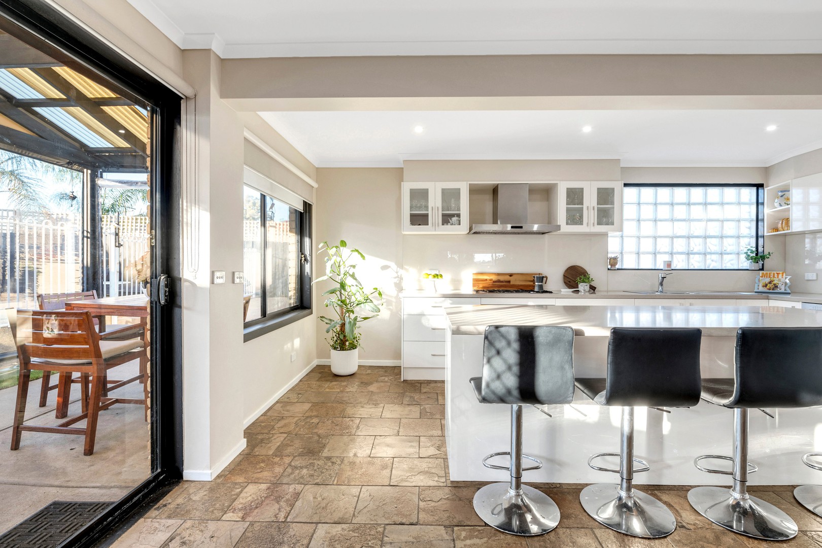 13 Dundee Close, Gladstone Park, VIC 3043, Gladstone Park - Thumbnail 3
