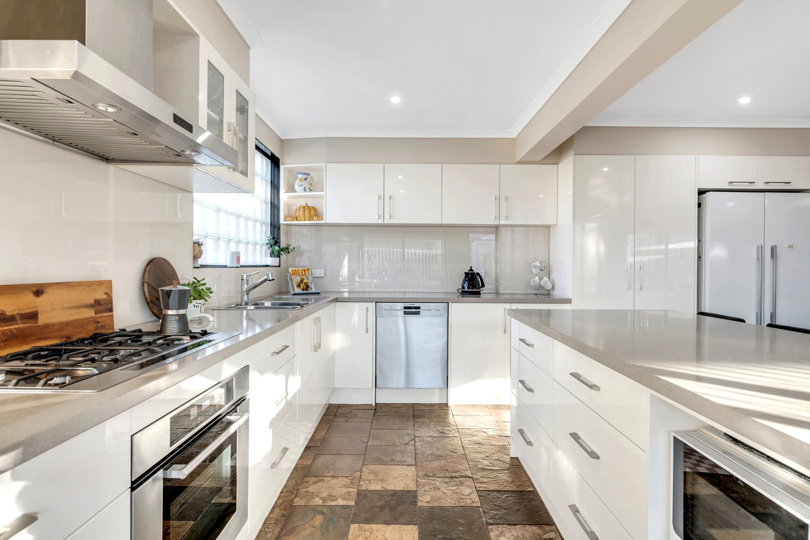 13 Dundee Close, Gladstone Park, VIC 3043, Gladstone Park - Thumbnail 4