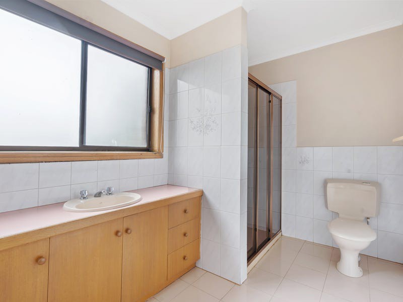 13 Edward Road, Chirnside Park, VIC 3116, Chirnside Park - Thumbnail 6