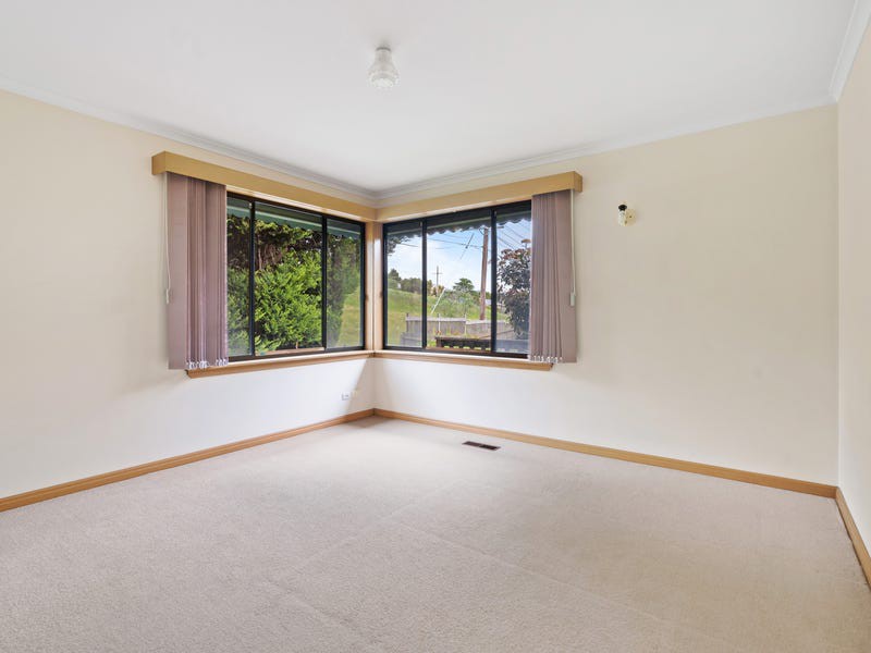 13 Edward Road, Chirnside Park, VIC 3116, Chirnside Park - Thumbnail 7
