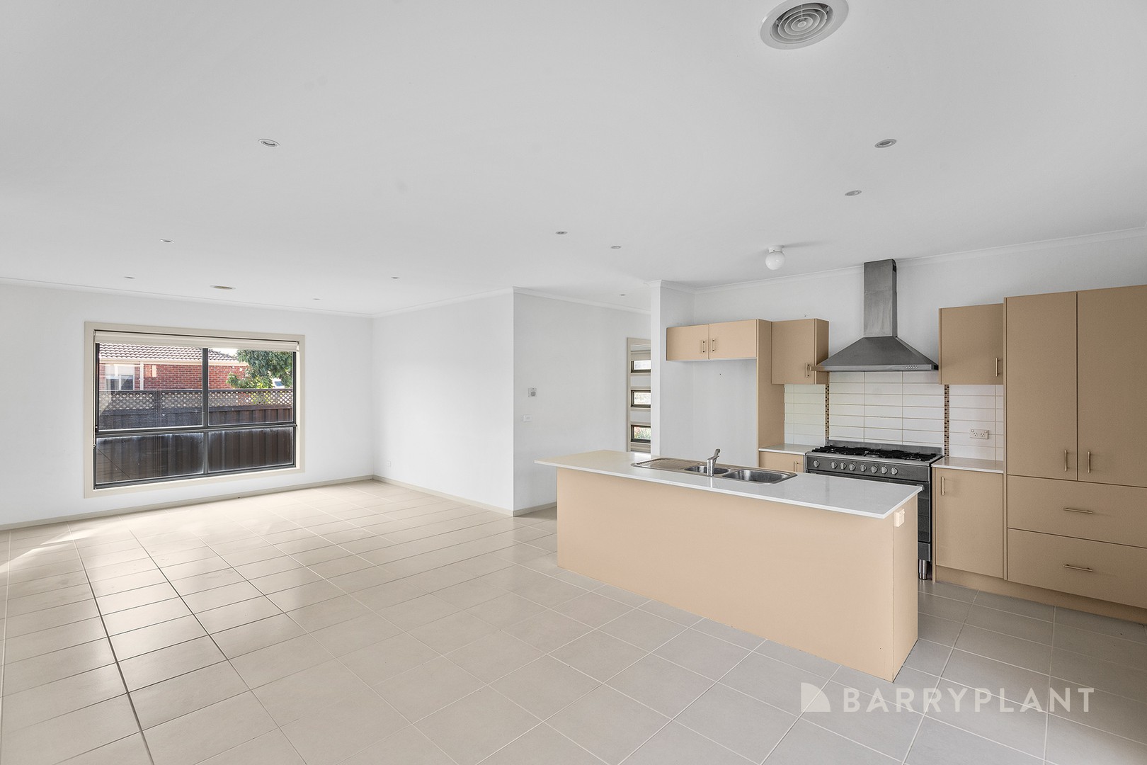 13 Elderberry Way, Pakenham, VIC 3810, Pakenham - Thumbnail 2