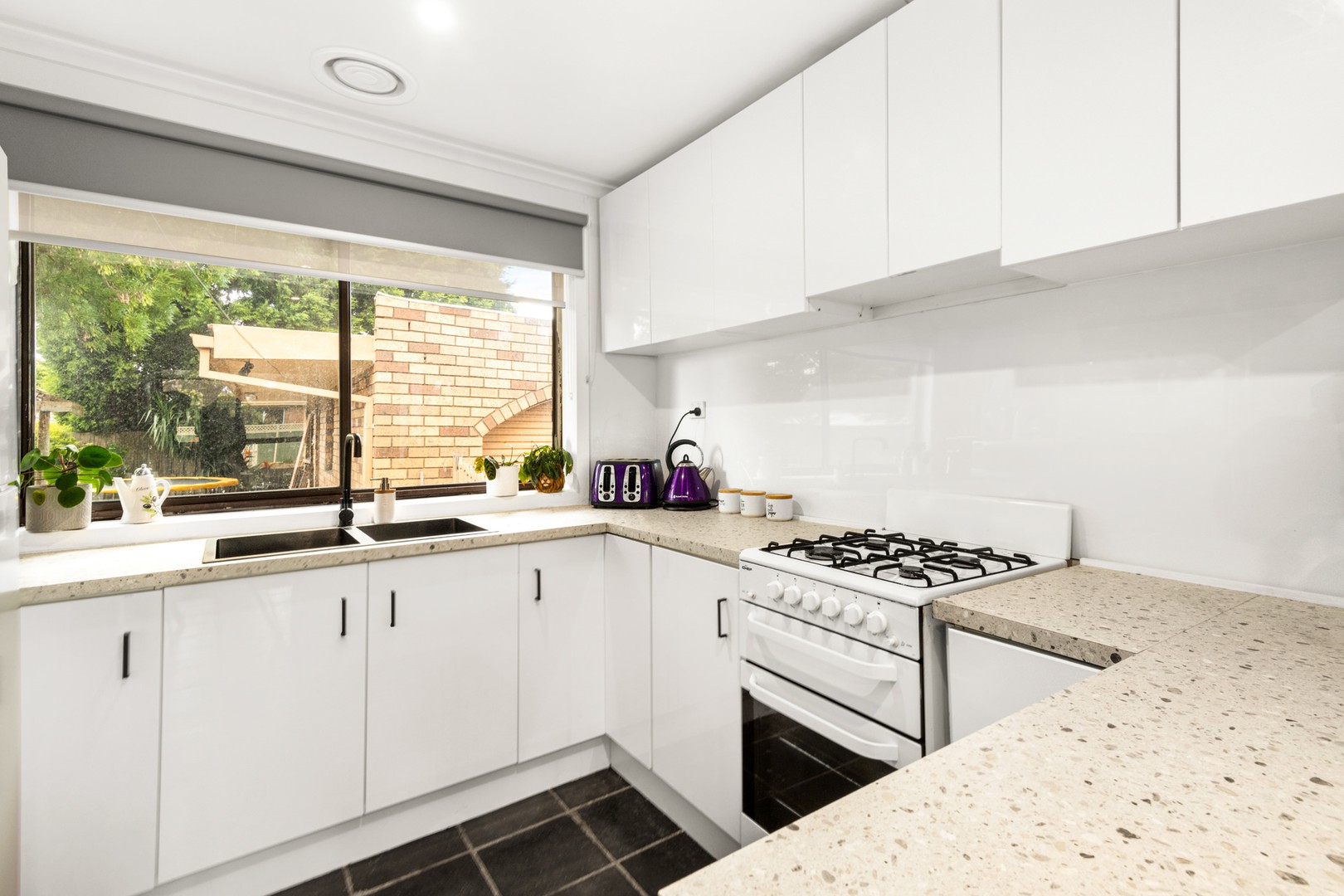 13 Erica Avenue, Corio, VIC 3214, Corio - Thumbnail 3