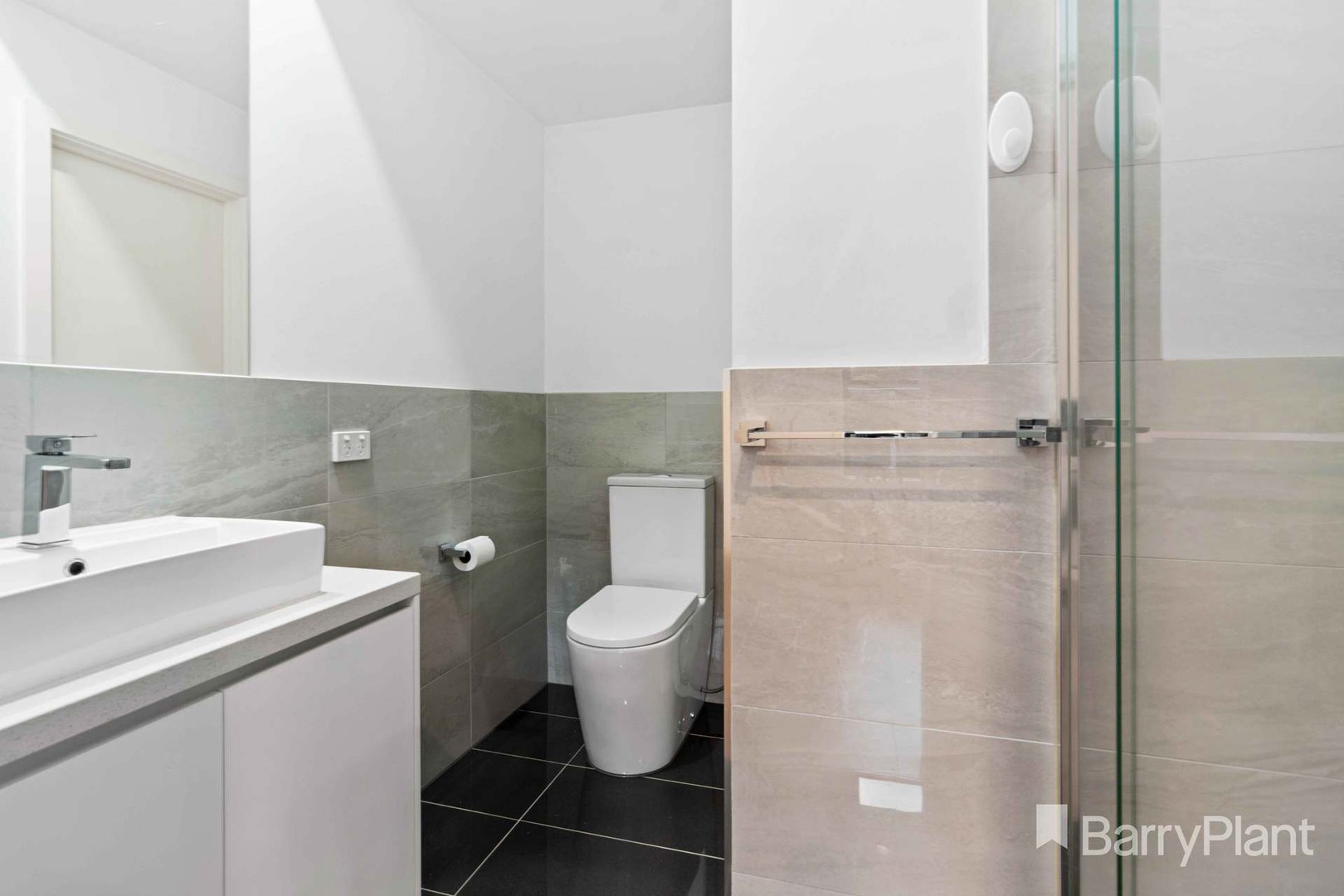13 Errington Road, St Albans, VIC 3021, St Albans - Thumbnail 3