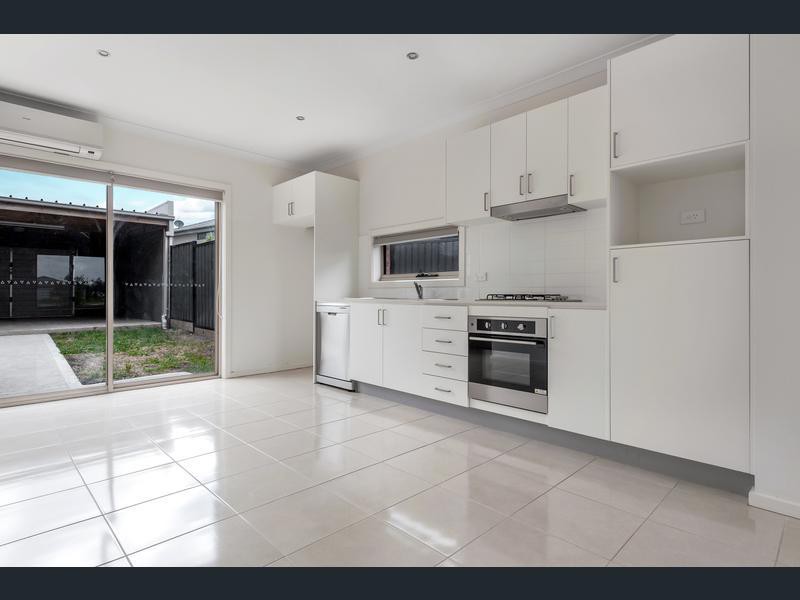13 Essence Parkway, Craigieburn, VIC 3064, Craigieburn - Thumbnail 3