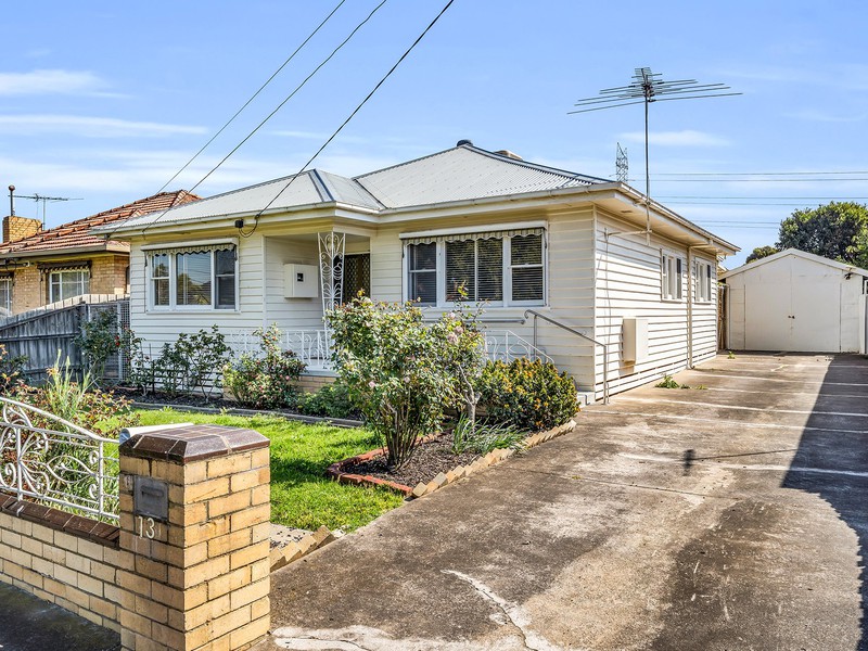 13 Estelle Street, Sunshine West, VIC 3020 - Image - 01/10/2026