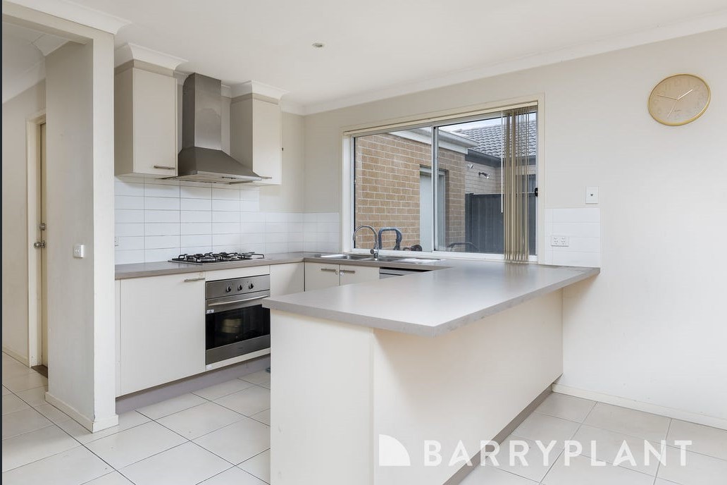 13 Fairbridge Road, Point Cook, VIC 3030, Point Cook - Thumbnail 4