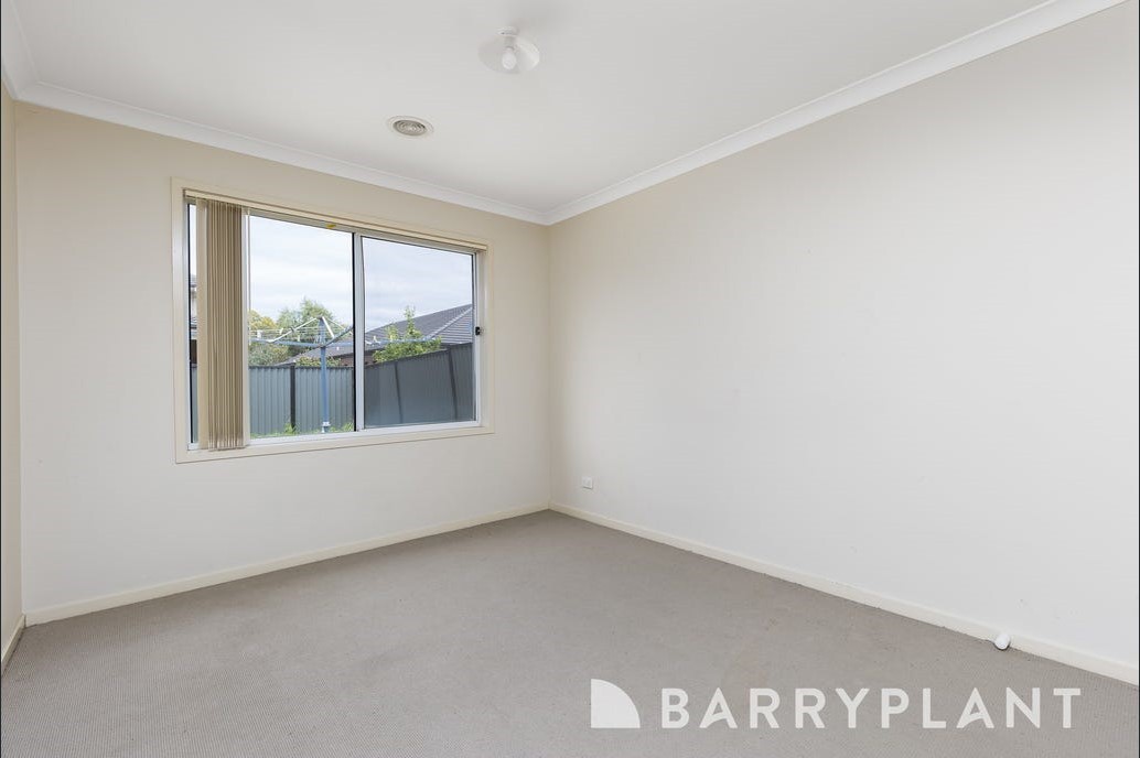 13 Fairbridge Road, Point Cook, VIC 3030, Point Cook - Thumbnail 7
