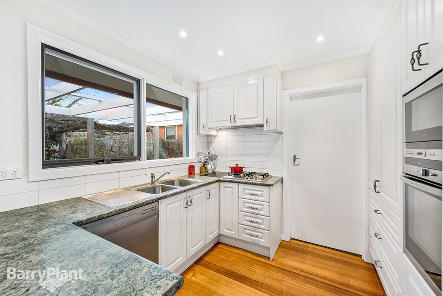 13 Fairlawn Place, Bayswater, VIC 3153, Bayswater - Thumbnail 3