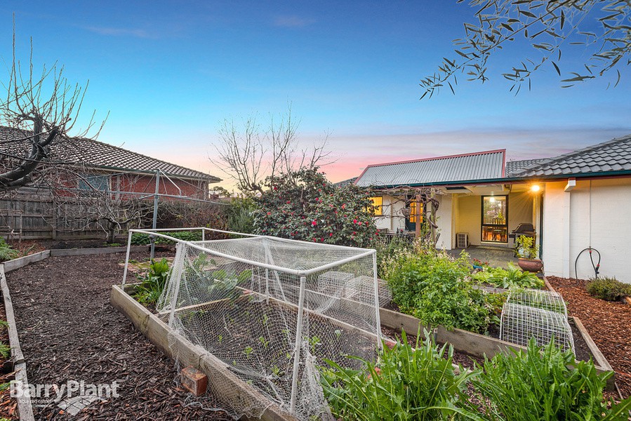 13 Fairlawn Place, Bayswater, VIC 3153, Bayswater - Thumbnail 8
