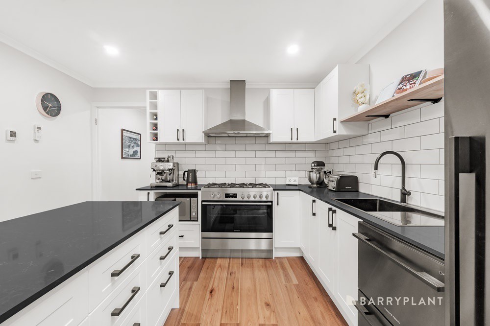 13 Fenech Close, Mill Park, VIC 3082, Mill Park - Thumbnail 4