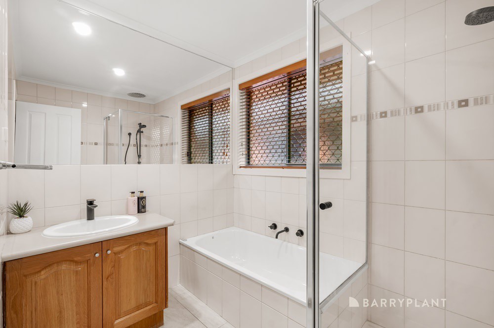 13 Fenech Close, Mill Park, VIC 3082, Mill Park - Thumbnail 7